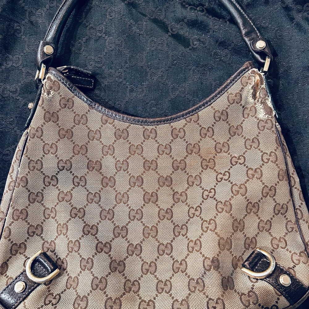Genuine Gucci Bag with storage bag. 12 x 9 1/2 x 9. - Picture 9 of 12